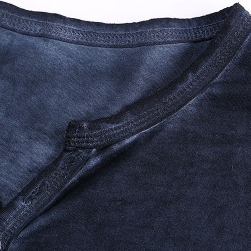ヴィンテージ風ダメージ加工メンズVネックTシャツ、アンダーシ - Vintage Fashion Look のレビューと価格