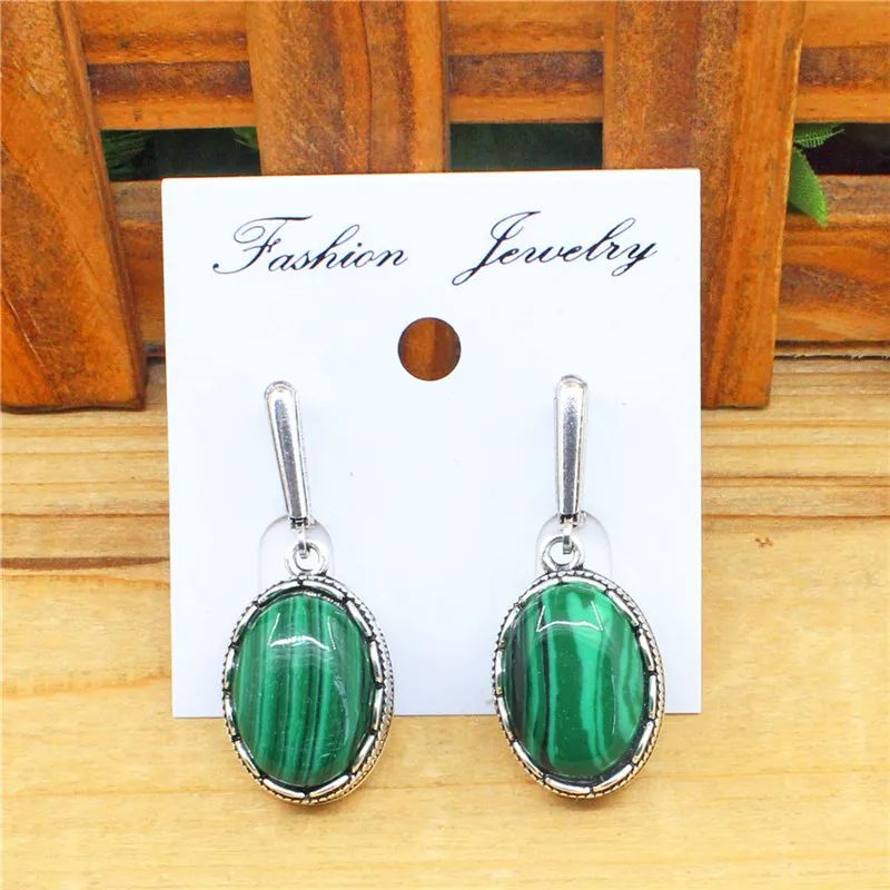 Flower Oval Malachite Dangle E - Vintage Fashion Look のレビューと価格