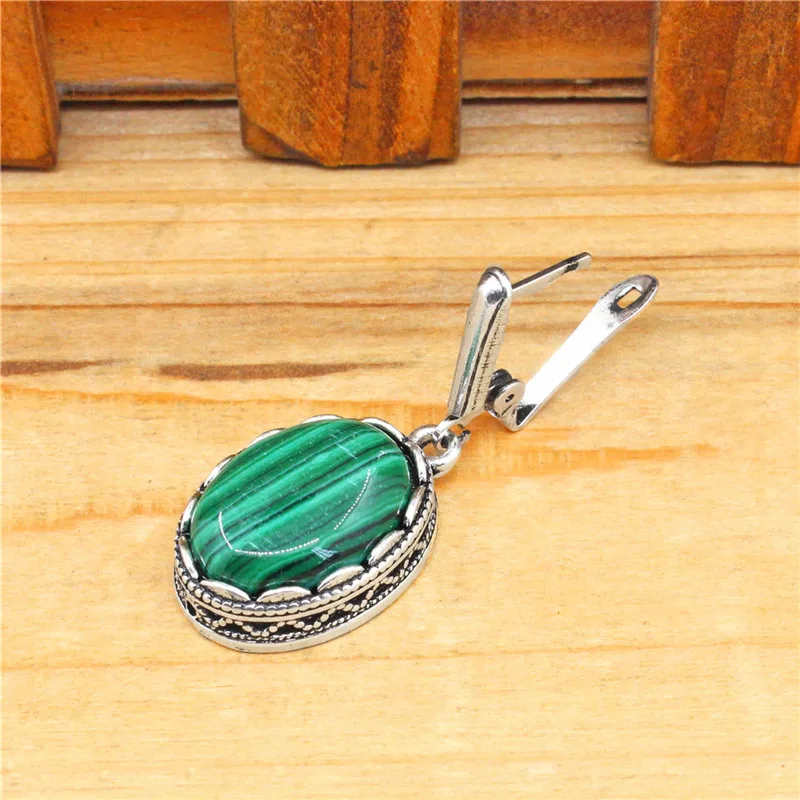 Flower Oval Malachite Dangle E - Vintage Fashion Look のレビューと価格