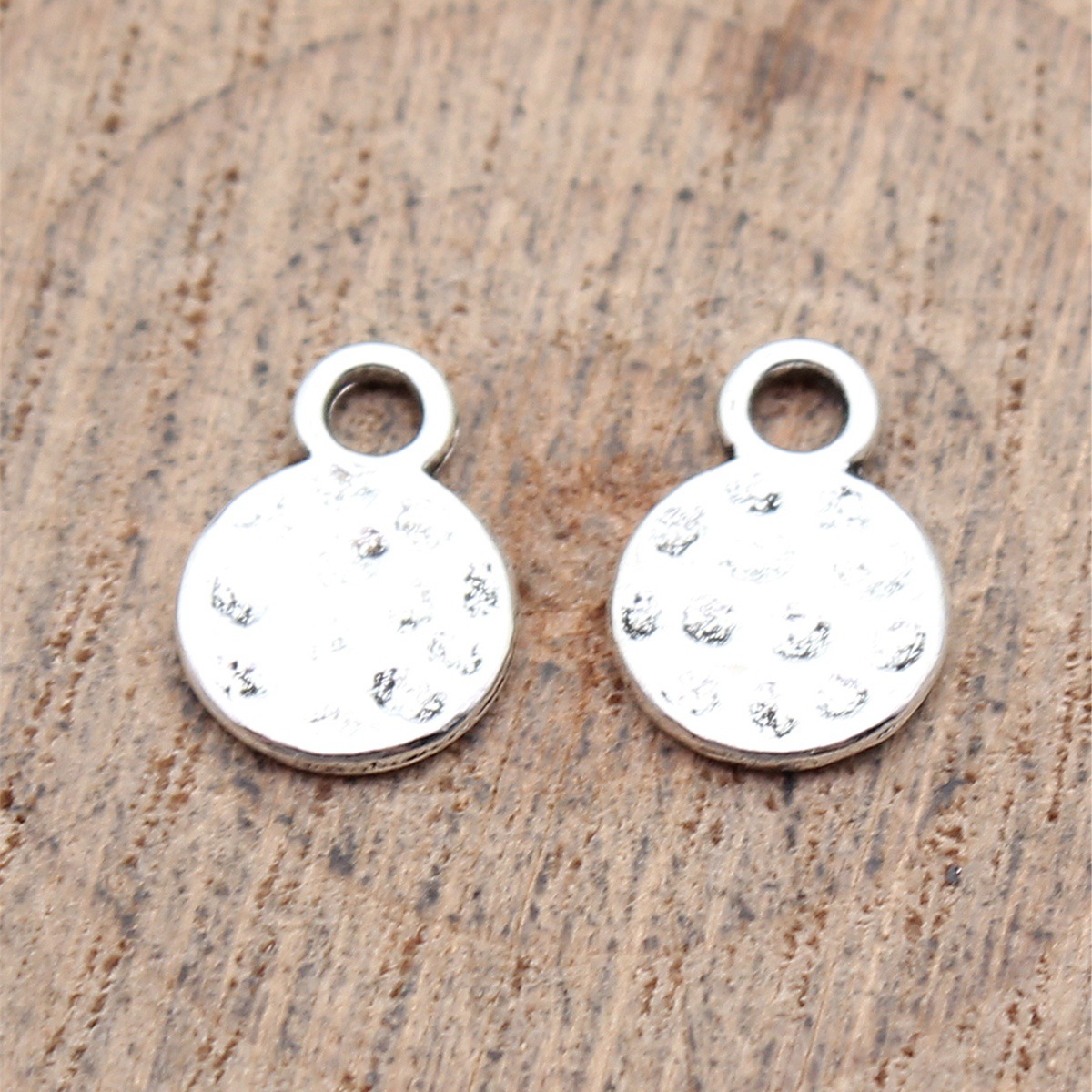 WYSIWYG 40個 11x8mm 3色 アンティークブロ - Vintage Fashion Words のレビューと価格